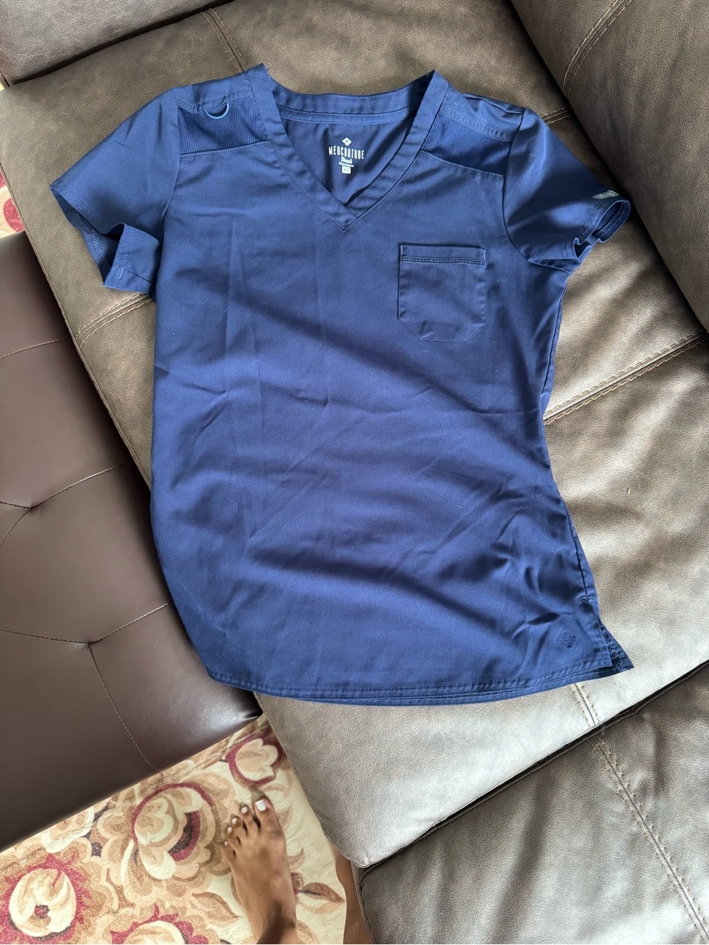 Women scrub top no pocket